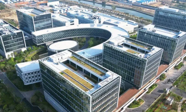 玻璃办公高隔与传统隔断的对比分析及选型指南